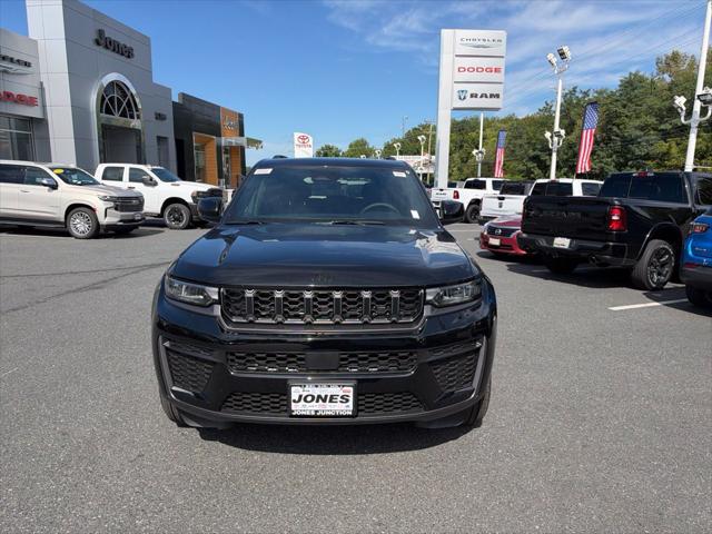 2027 Jeep Grand Cherokee GRAND CHEROKEE LAREDO ALTITUDE 4X4