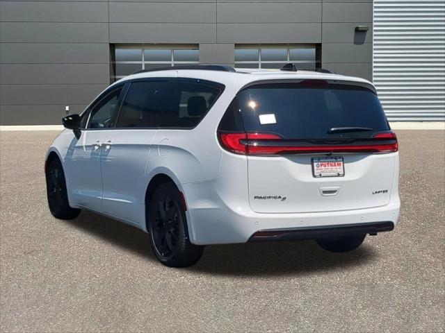 2027 Chrysler Pacifica Limited