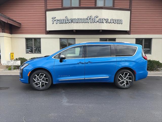 2027 Chrysler Pacifica Pinnacle for sale in Frankenmuth, MI
