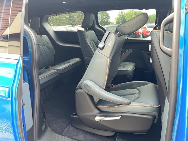 2027 Chrysler Pacifica Pinnacle