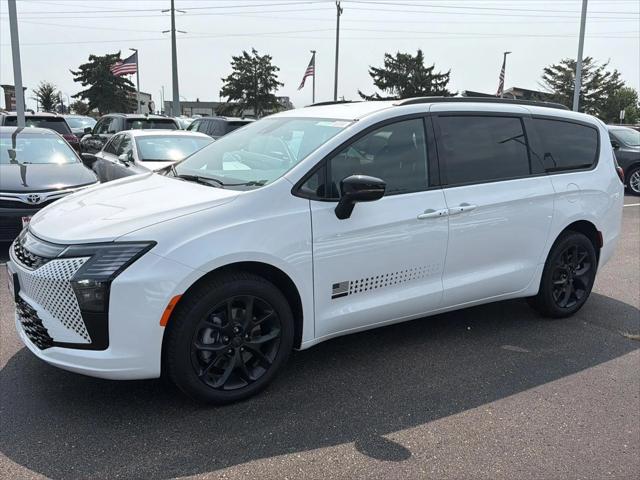 2027 Chrysler Pacifica PACIFICA SELECT AWD