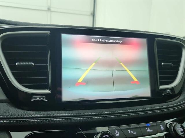 2027 Chrysler Pacifica Select