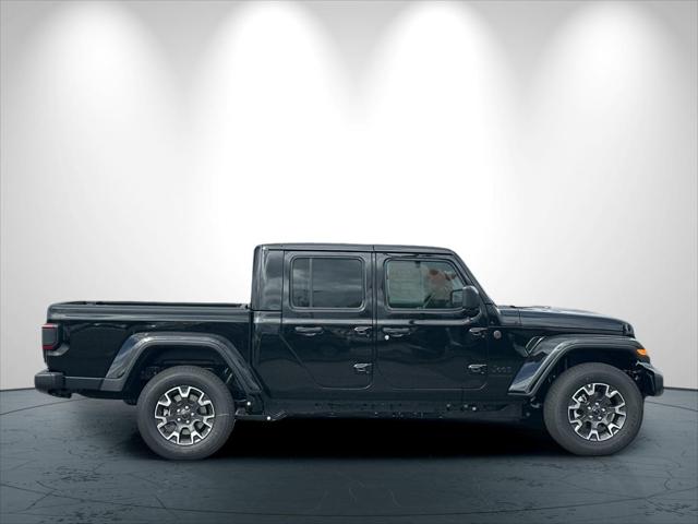 2026 Jeep Gladiator GLADIATOR SAHARA 4X4