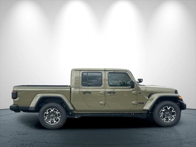 2026 Jeep Gladiator GLADIATOR SAHARA 4X4