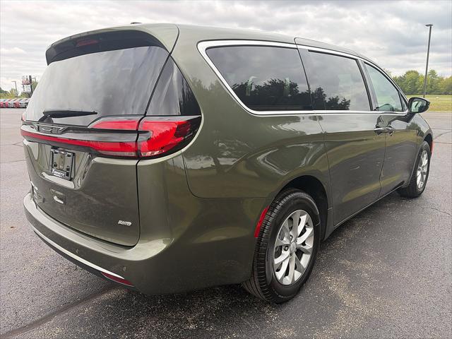 2027 Chrysler Pacifica Select AWD