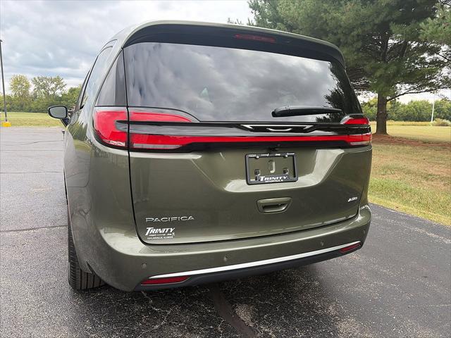 2027 Chrysler Pacifica Select AWD