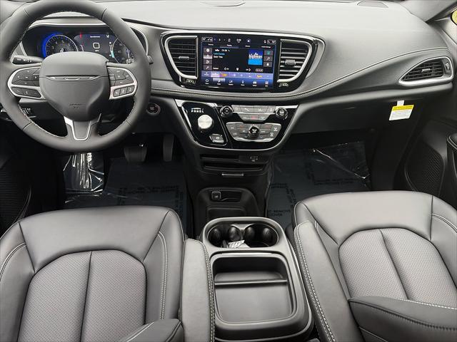 2027 Chrysler Pacifica Select AWD