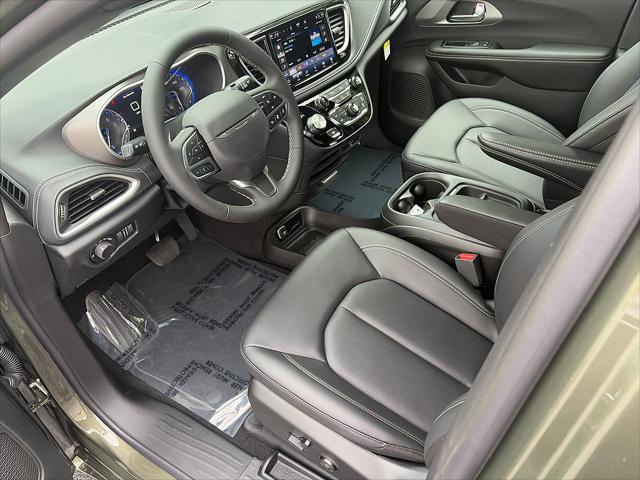 2027 Chrysler Pacifica Select AWD