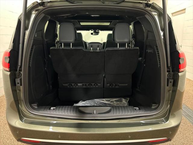 2027 Chrysler Pacifica Pinnacle