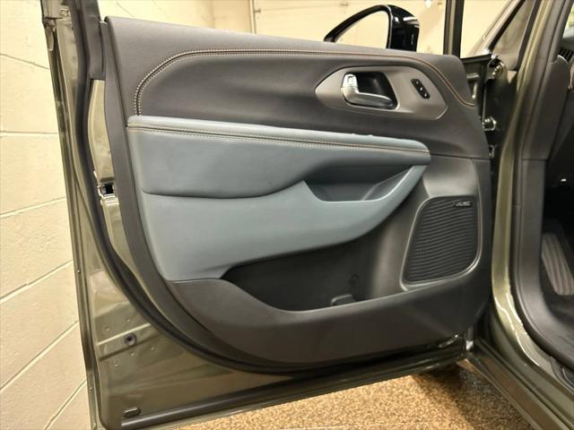 2027 Chrysler Pacifica Pinnacle