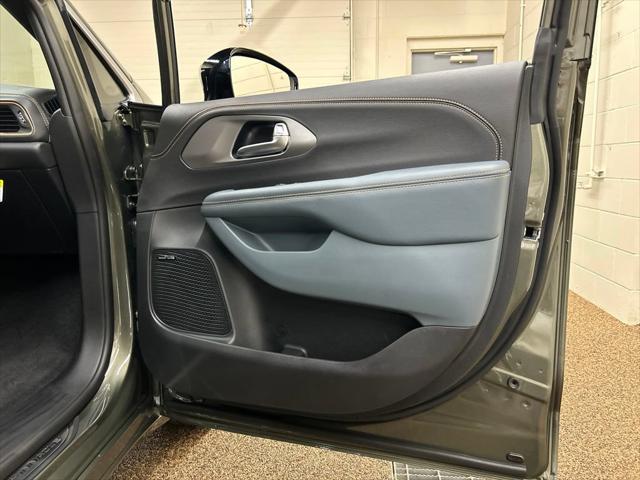 2027 Chrysler Pacifica Pinnacle