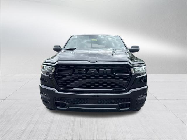 2026 RAM 1500 RAM 1500 EXPRESS CREW CAB 4X4 57 BOX