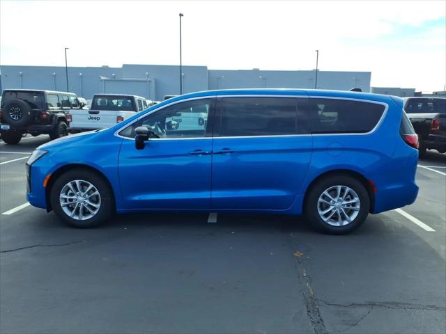2027 Chrysler Pacifica PACIFICA SELECT
