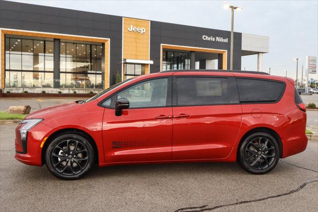 2027 Chrysler Pacifica PACIFICA SELECT