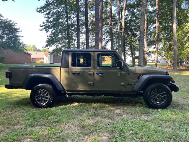 2026 Jeep Gladiator GLADIATOR SPORT S 4X4 2026 Jeep Gladiator GLADIATOR SPORT S 4X4