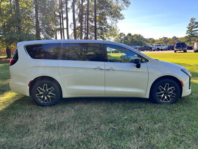 2027 Chrysler Pacifica PACIFICA LIMITED AWD