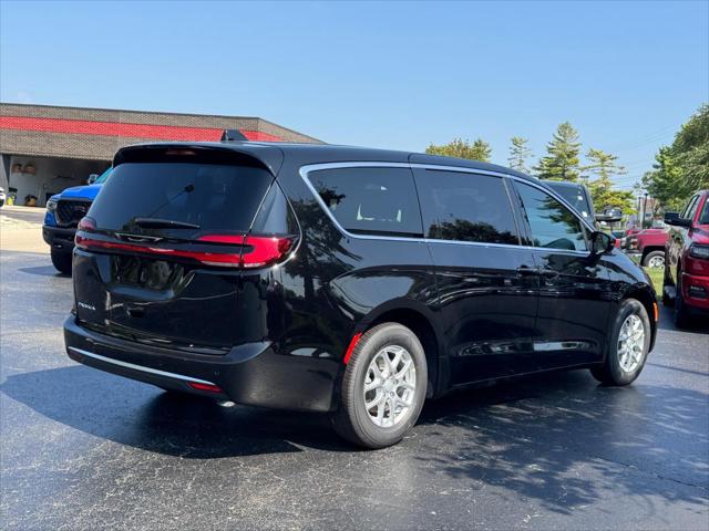 2027 Chrysler Pacifica PACIFICA SELECT