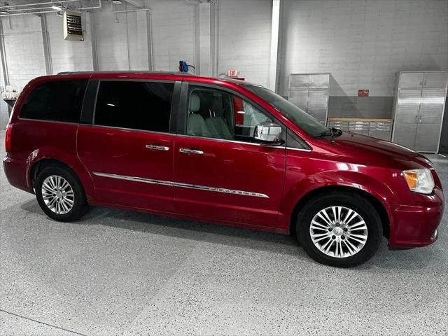 2013 Chrysler Town & Country Touring-L for sale in Waterloo, IA