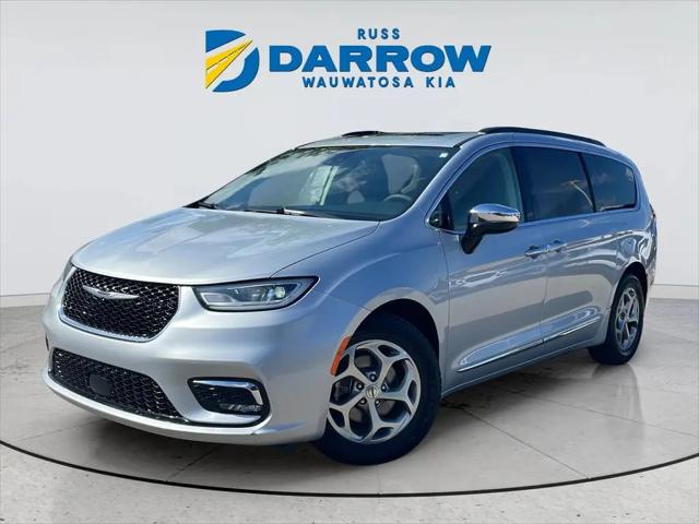 2023 Chrysler Pacifica Limited for sale in Wauwatosa, WI