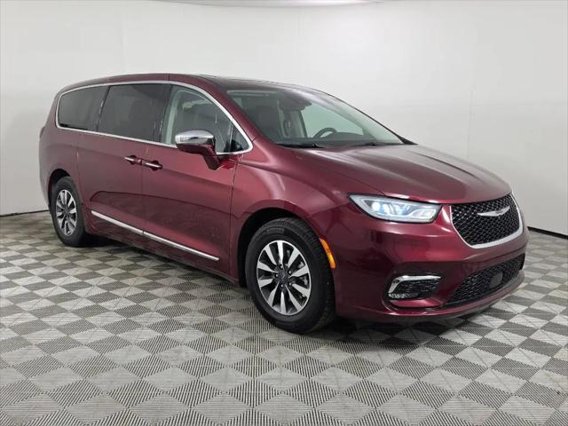 2022 Chrysler Pacifica Hybrid Limited for sale in Stuart, FL
