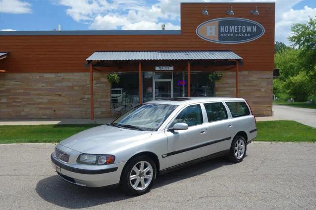 2004 Volvo V70 2.5T for sale in Cedarburg, WI