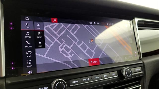 2020 Porsche Macan Macan