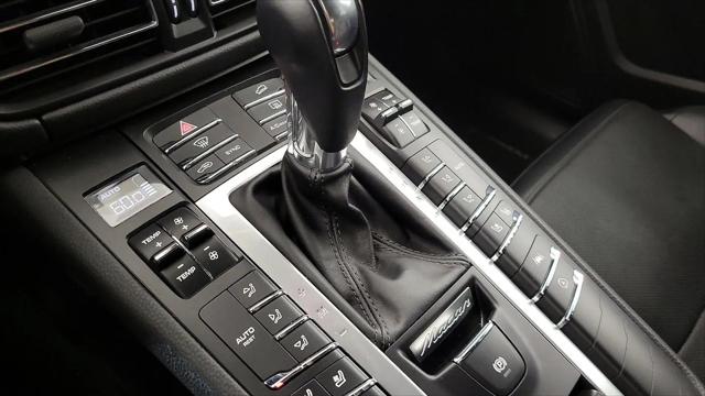 2020 Porsche Macan Macan