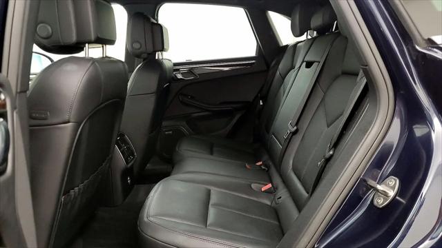 2020 Porsche Macan Macan