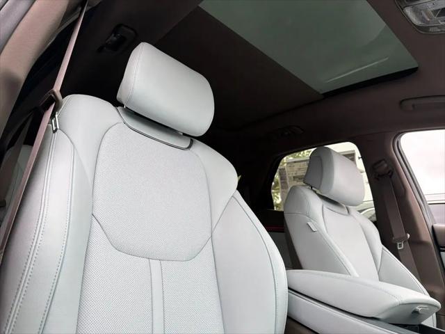 2026 Genesis GV70 Standard