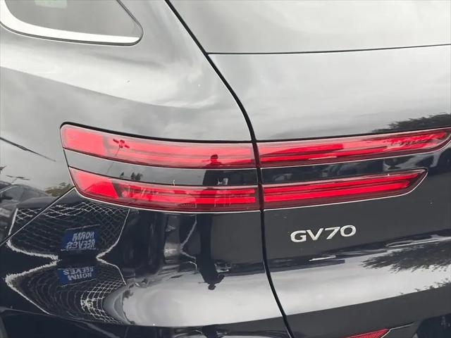 2026 Genesis GV70 Standard