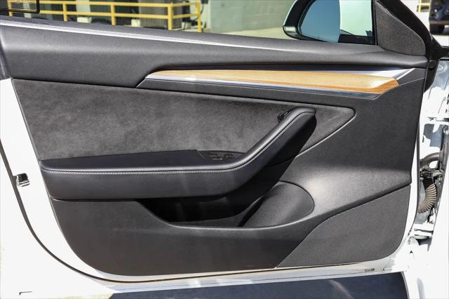 2021 Tesla Model 3 Standard Range Plus Rear-Wheel Drive