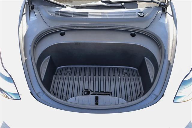 2021 Tesla Model 3 Standard Range Plus Rear-Wheel Drive