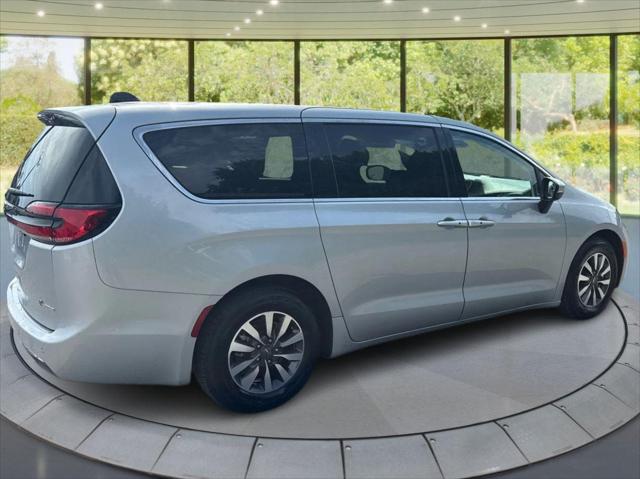 2023 Chrysler Pacifica Hybrid Touring L 2023 Chrysler Pacifica Hybrid Touring L