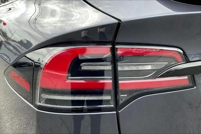 2023 Tesla Model X Standard Range