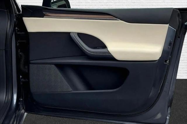 2023 Tesla Model X Standard Range