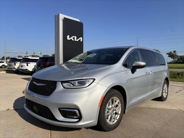 2023 Chrysler Pacifica Touring L for sale in Manhattan, KS