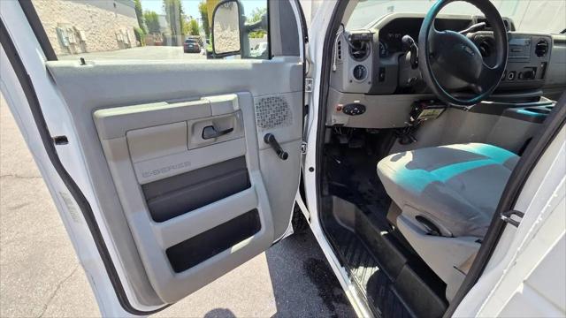2012 Ford E-350 Super Duty Commercial