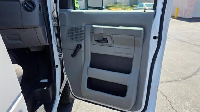 2012 Ford E-350 Super Duty Commercial