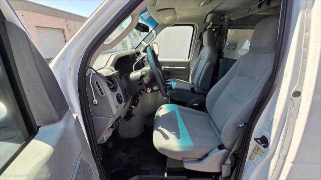 2012 Ford E-350 Super Duty Commercial