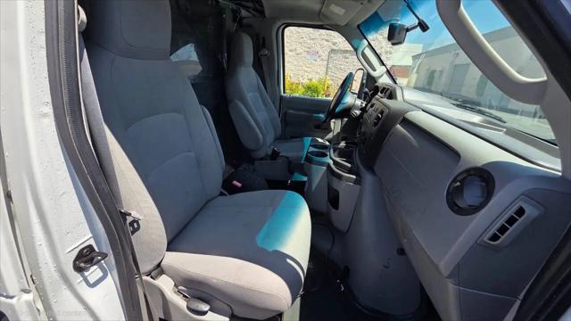 2012 Ford E-350 Super Duty Commercial