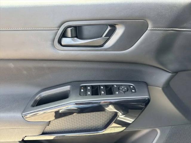 2025 Nissan Pathfinder SV FWD