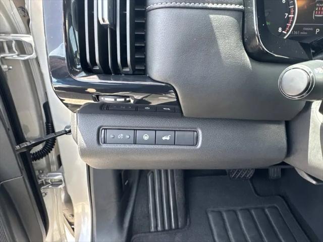 2025 Nissan Pathfinder SV FWD