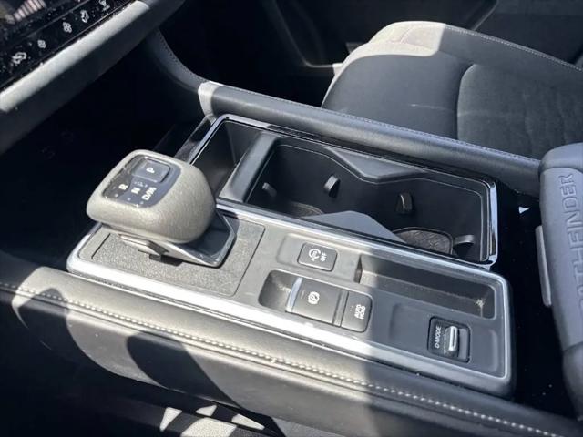 2025 Nissan Pathfinder SV FWD