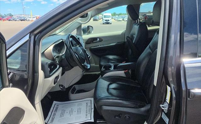 2017 Chrysler Pacifica Touring-L