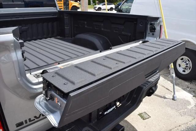 2025 Ram 1500 Tradesman Crew Cab 4x4 5'7" Box