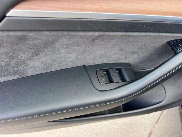 2021 Tesla Model 3 Standard Range Plus Rear-Wheel Drive