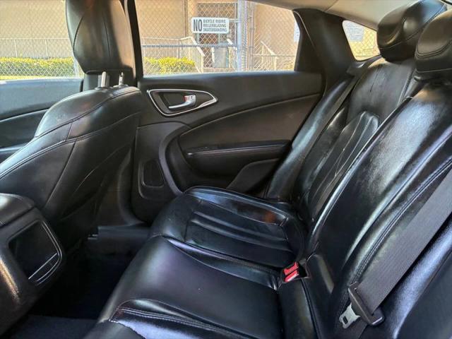 2016 Chrysler 200 Limited Platinum