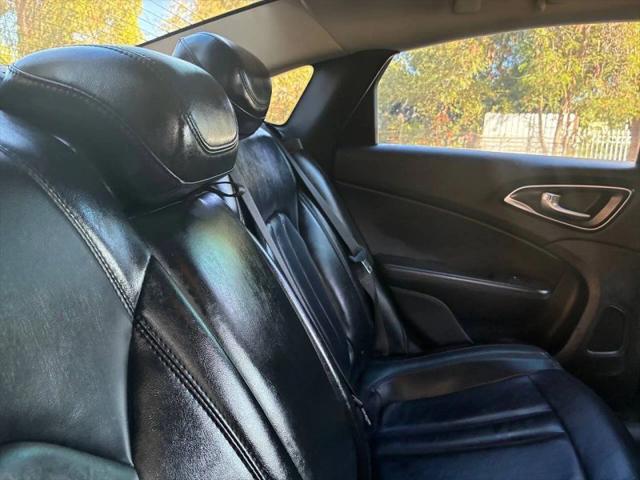 2016 Chrysler 200 Limited Platinum