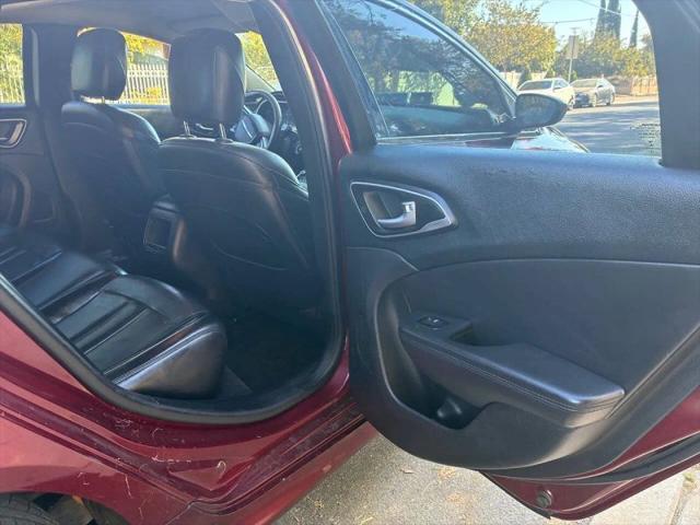 2016 Chrysler 200 Limited Platinum