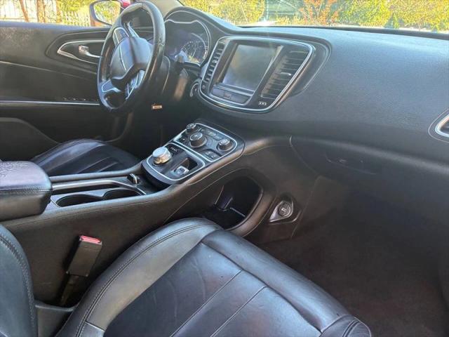 2016 Chrysler 200 Limited Platinum